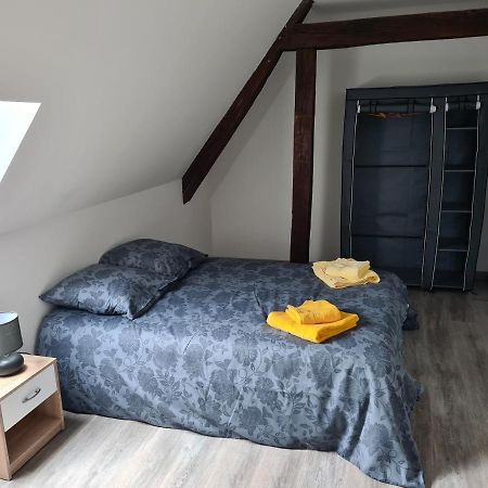Aux Remparts Du Chateau 色当 外观 照片